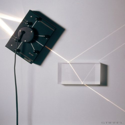 Soksugaras fényforrás mágnestáblához