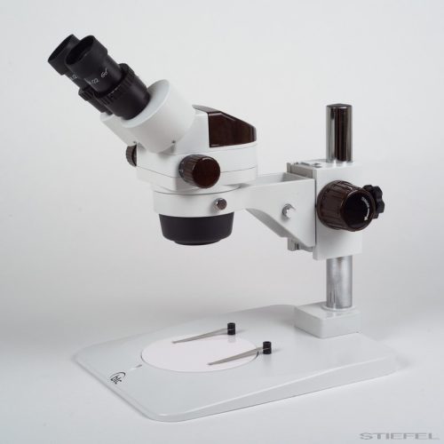 BTC Student-M7b Zoom binokuláris mikroszkóp, 7-45x