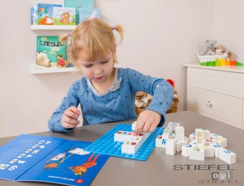 Betűk és szavak tanulása építőkészlettel