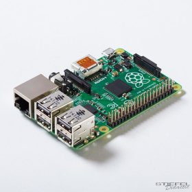 Raspberry Pi B+ SD kártyával