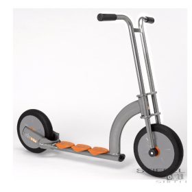 Roller tömör kerekekkel