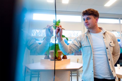 Legamaster EXPLORE 2 interaktív érintőkijelző 86" (EXP-8610) oktatási szoftverrel