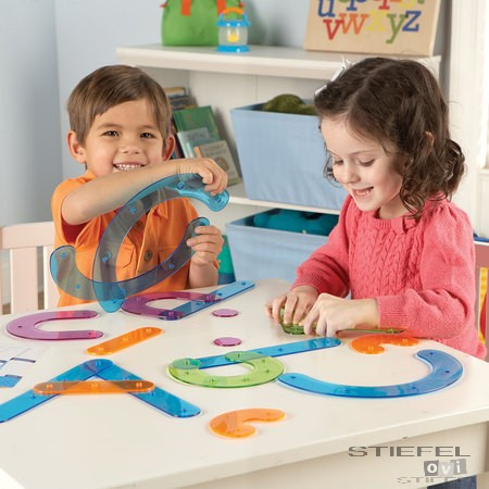 Betűösszeszerelő készlet kártyákkal