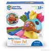 Spike The Fine Motor Hedgehog® Tissue Pal™ Finommotorikát fejlesztő sündisznó színes szövetzsebkendőkkel