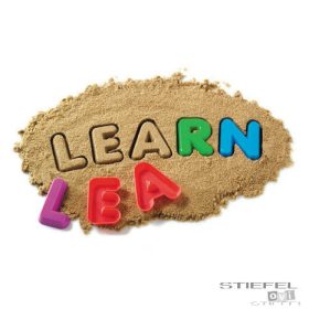 Abécé nagybetűi homokozóformák