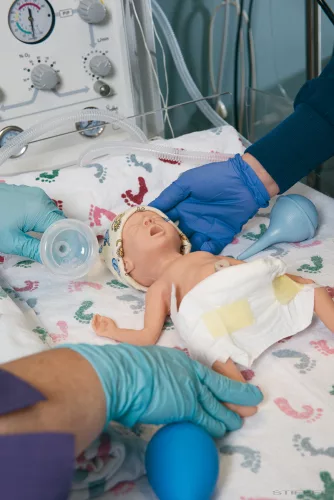 Micro-Preemie koraszülött csecsemő szimulátor