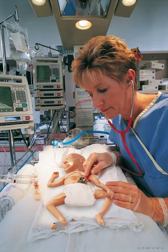 Micro-Preemie koraszülött csecsemő szimulátor