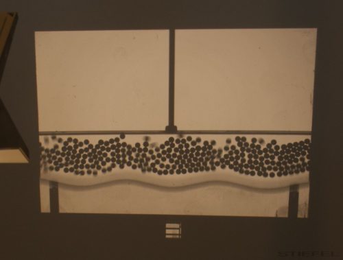 Részecskemozgás készülék írásvetítőhöz