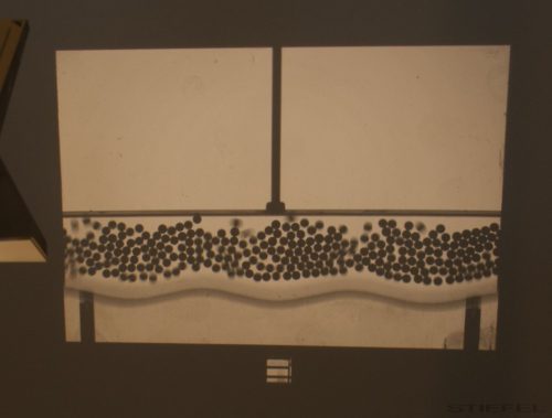 Részecskemozgás készülék írásvetítőhöz