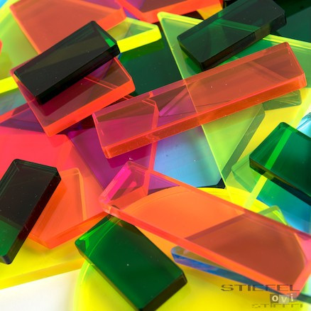 Átlátszó színes formák világító táblához