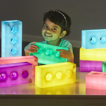 Színváltó téglák