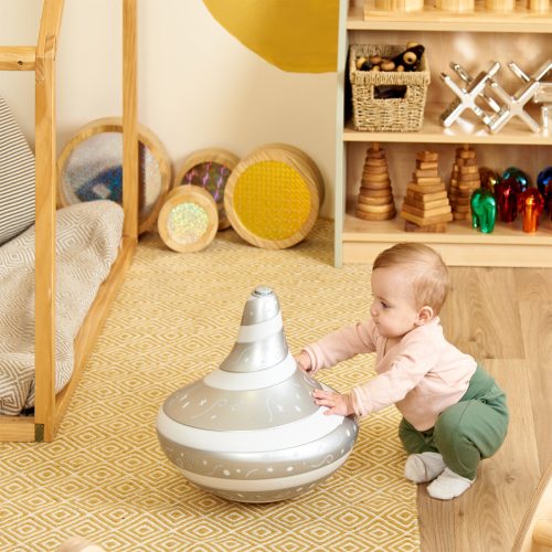 Óriás fény- és hang búgócsiga