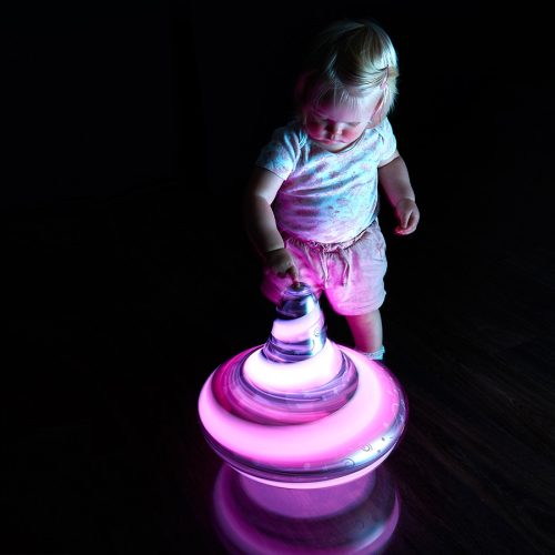 Óriás fény- és hang búgócsiga