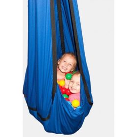 Függőágy labdákkal