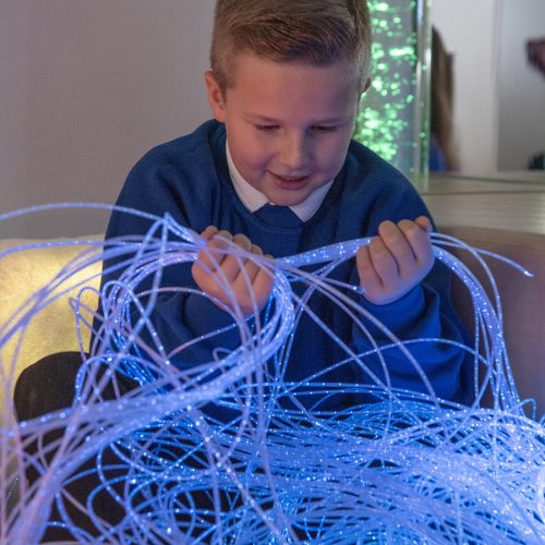 Optikai szálak és Fények