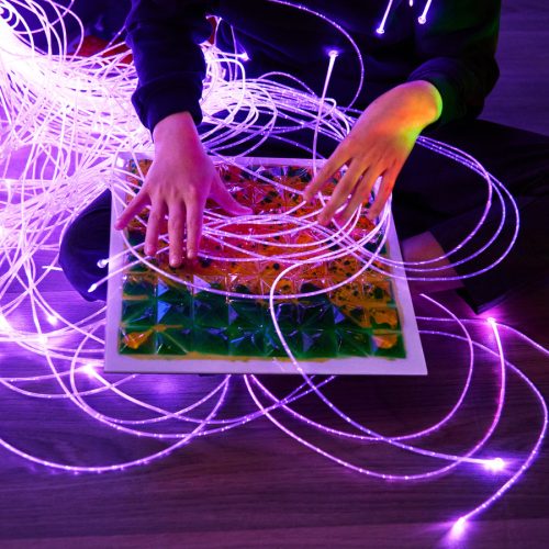 Világtó elemek szenzoros szobába