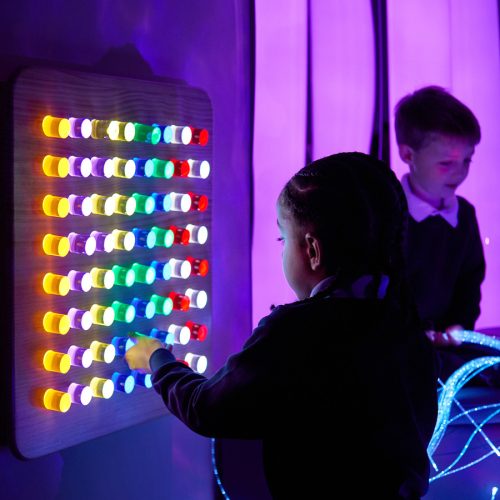 Világtó elemek szenzoros szobába